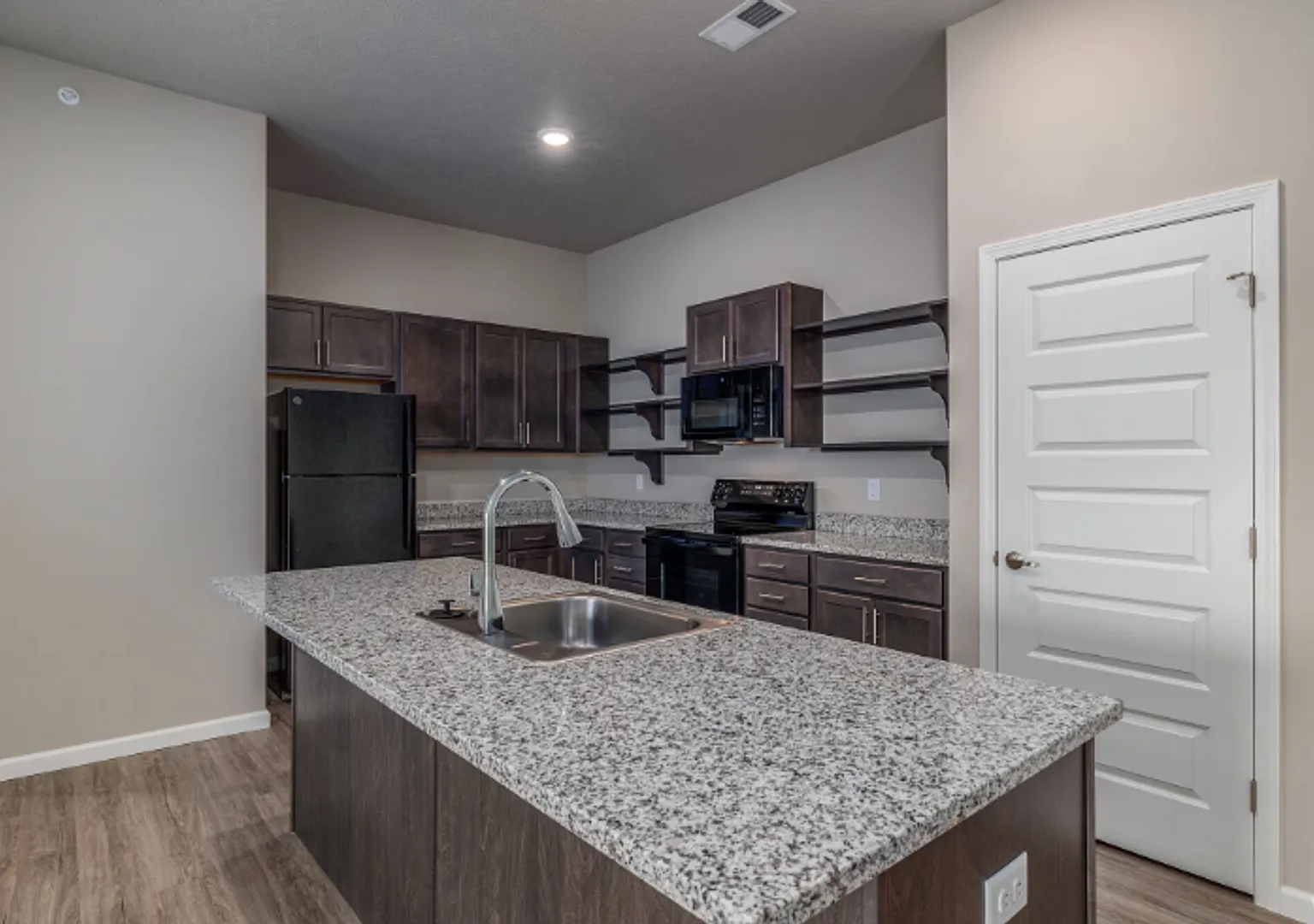 Finley Ridge Apartments — Photo 4