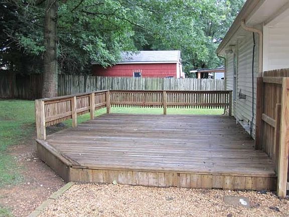 4th image of 212 Clyde Ave