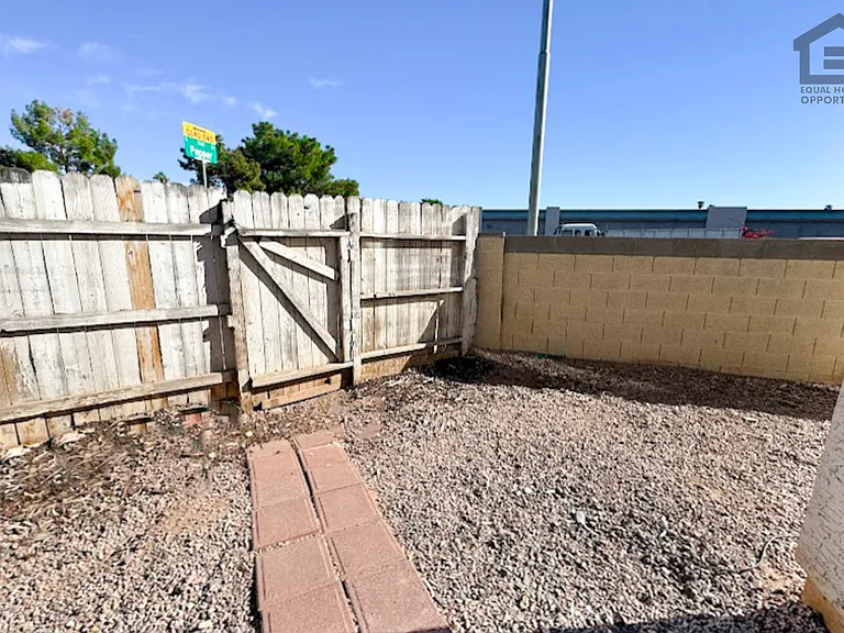 1765 E Pepper Cir — Photo 28