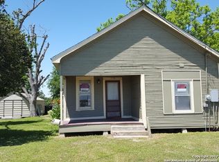 738 Guadalupe St, Goliad, TX 77963
