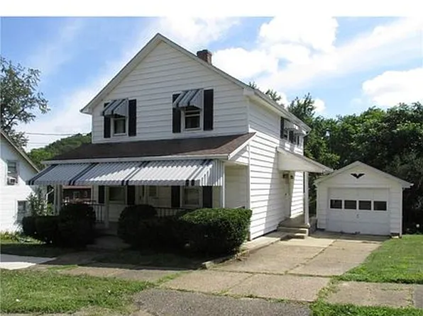 116 Meadow Brook Pkwy, Waynesburg, OH 44688