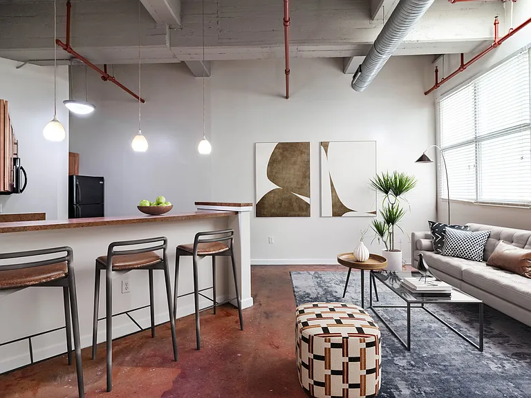 District Square Apartments — Photo 1