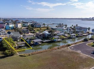 1003 Commodore Dr, Galveston, TX 77554