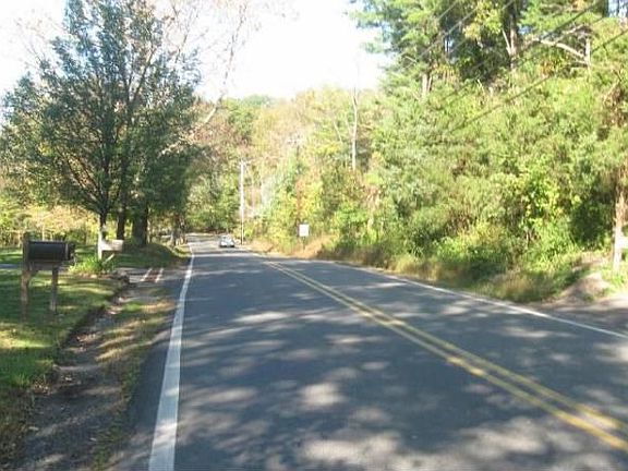 3rd image of 3738 Geryville Pike