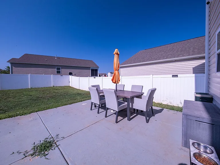 6704 Olivia Way — Photo 28