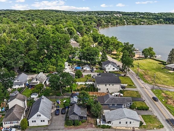 3rd image of 2 Knowles Ln