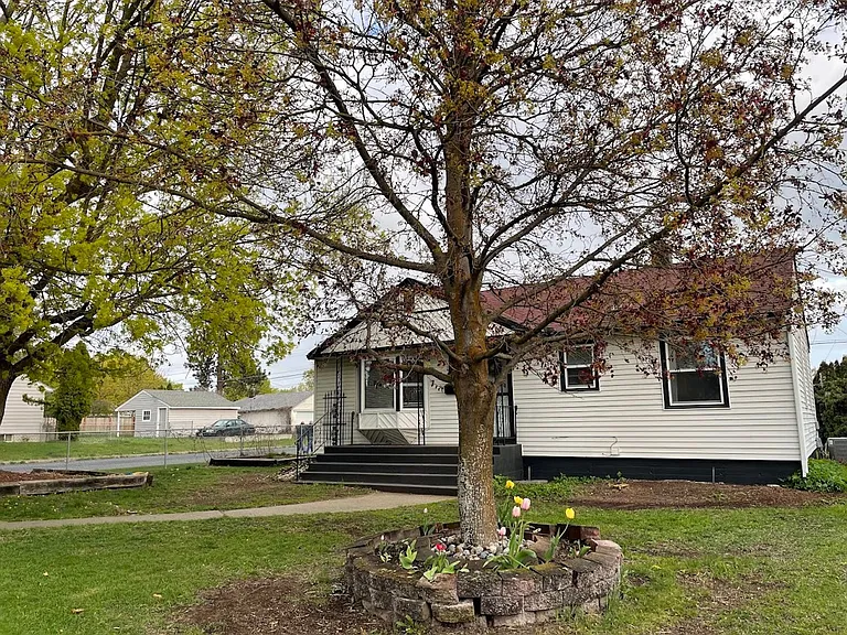 3703 W Rockwell Ave — Photo 3