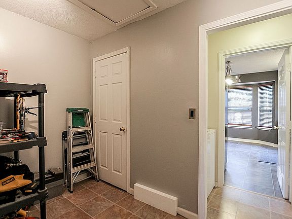 5th image of 1110 Merritt Lewis Ln