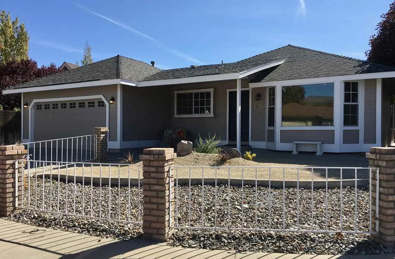 1611 Salmon Dr photo 1