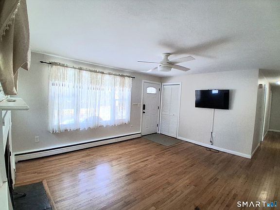 4th image of 41 East Granby Road