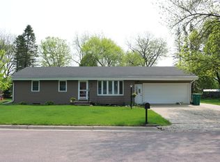 513 S 7th St, Le Sueur, MN 56058