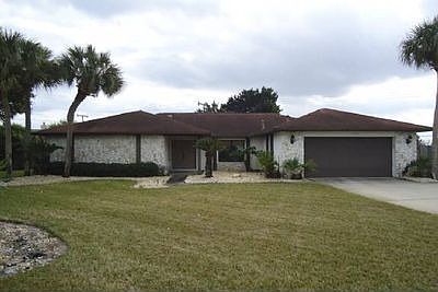 1st image of 577 Carriage Cir
