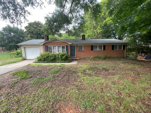 210 Kenwood Dr