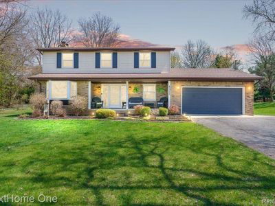 5311 Red Fox Dr, Brighton, MI, 48114