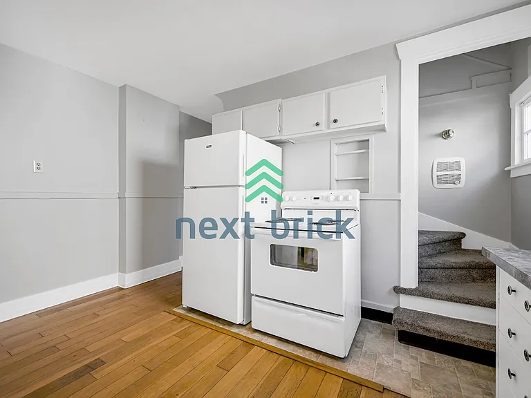 112 Wells Ave S — Photo 6