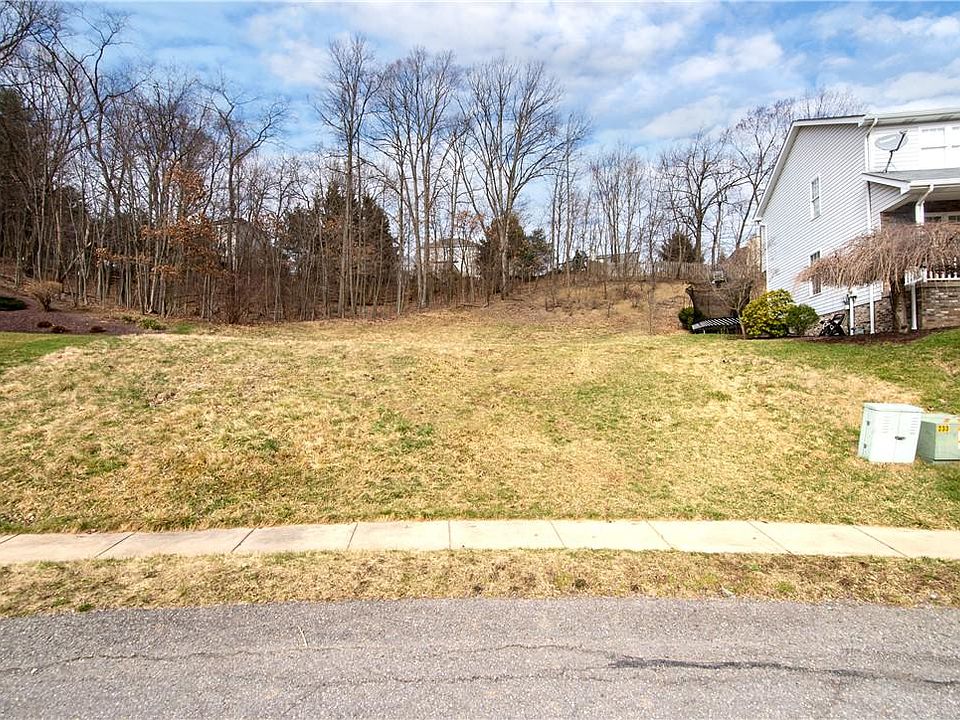 1st image of 404 Barrett Ct