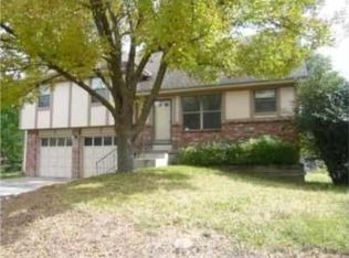 411 N Madison St, Raymore, MO 64083