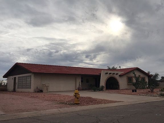 5th image of 8401 W Royal Blackheath Dr