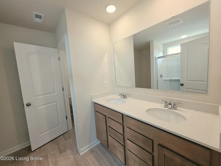 11144 Castlebrook Dr — Photo 25