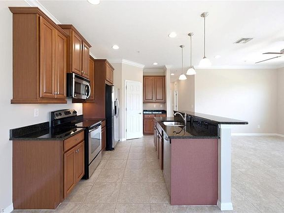 5th image of 23421 Alamanda DR #201