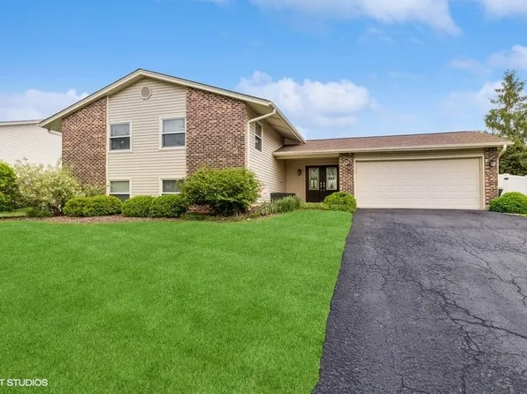 1416 Hodlmair Ln, Elk Grove Village, IL 60007