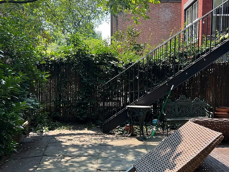 255 Henry St #1 — Photo 11