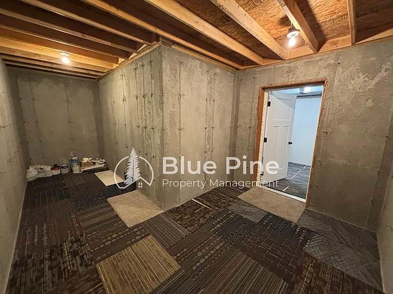 6389 Maggie Dr — Photo 51