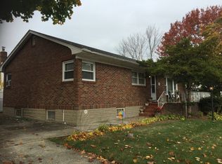 424 5th St, Elmont, NY 11003