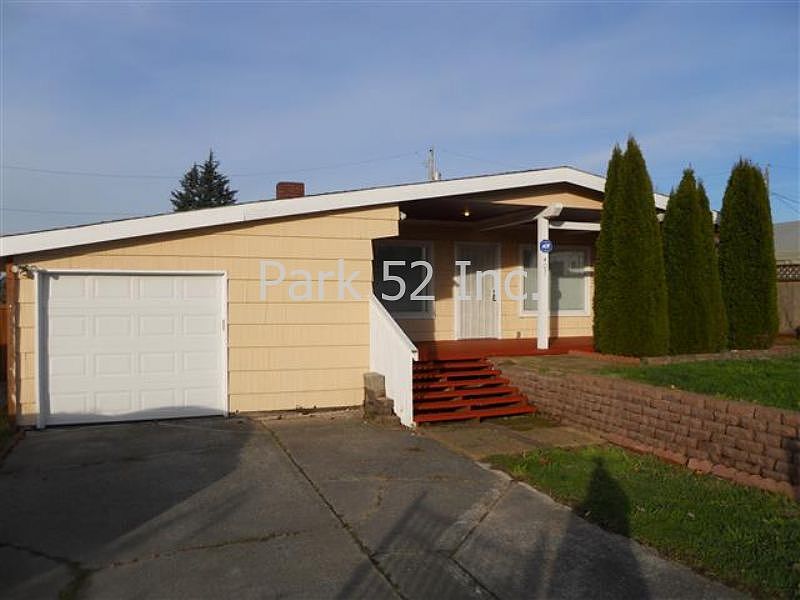 1st image of 407 E 61st St