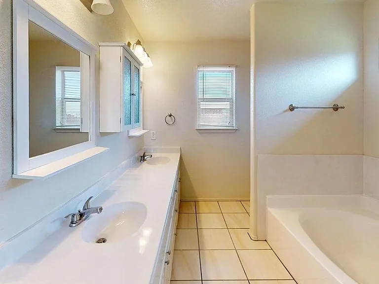 2703 Tara Dr — Photo 17