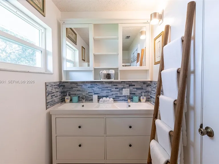 3118 Tanglewylde Ave — Photo 7