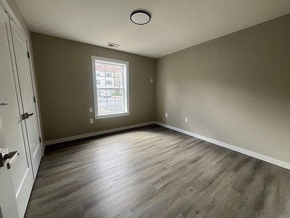 5th image of 35 E Elizabeth Ave #9edebbd52