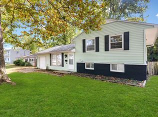211 Edgebrook Dr, Champaign, IL