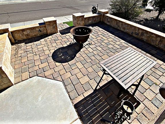 5th image of 2122 S 101st Dr