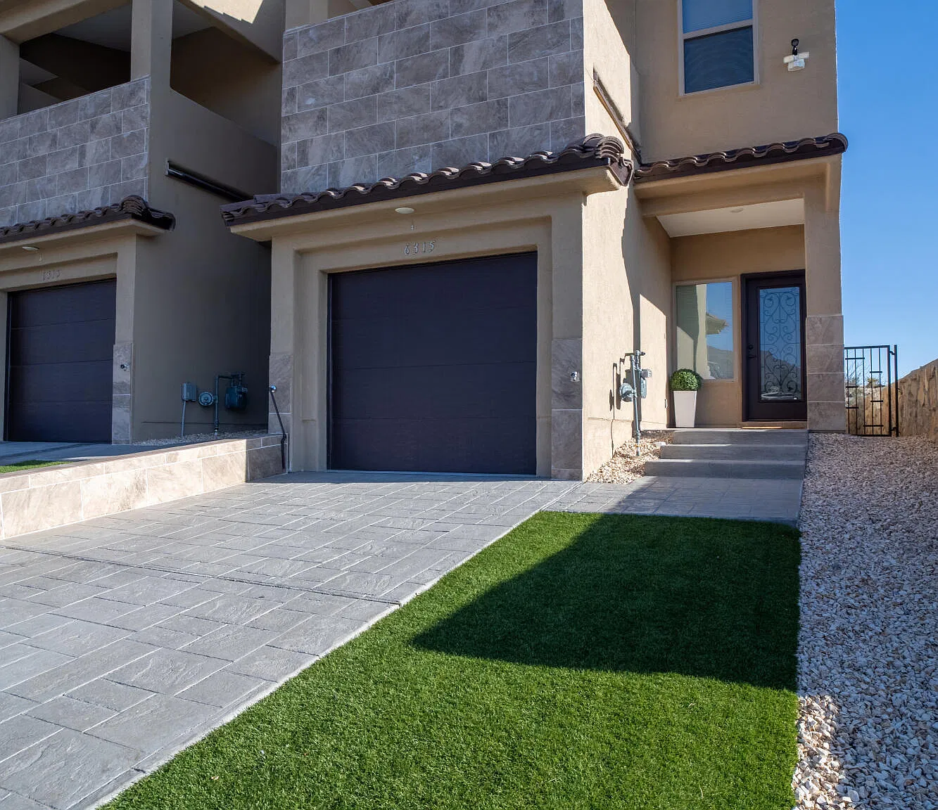 3 bed, 2.5 bath, 1555 sqft, $2,450 — Photo 1