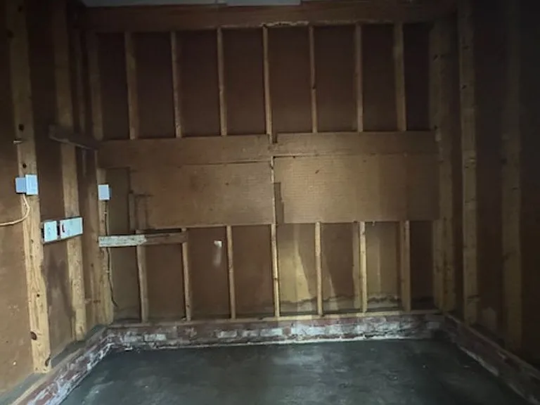 201 Holly Rd — Photo 18