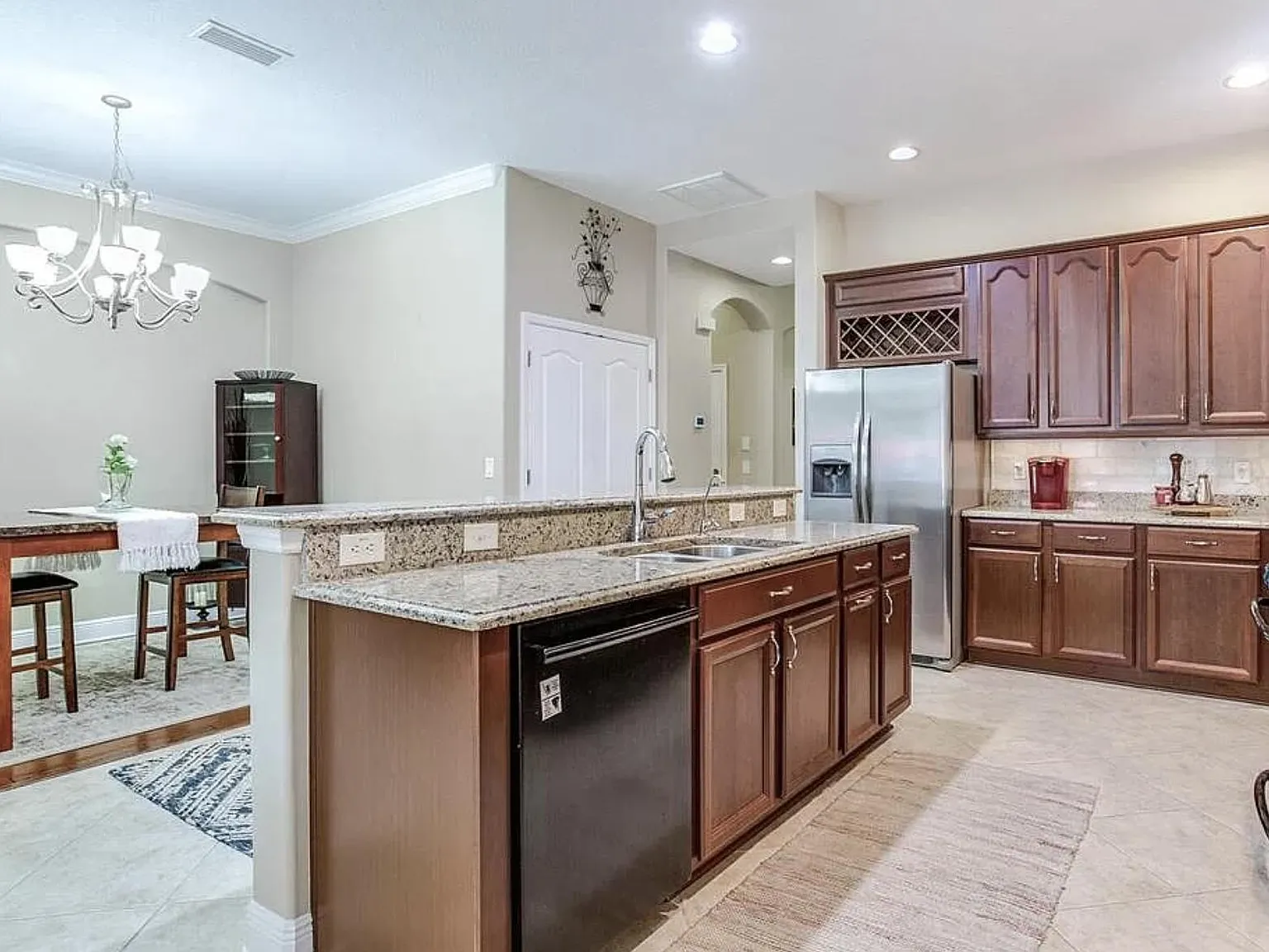 3 bed, 1918 sqft, $4,250 — Photo 4