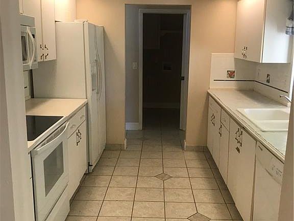 3rd image of 2530 SW 35th Ln