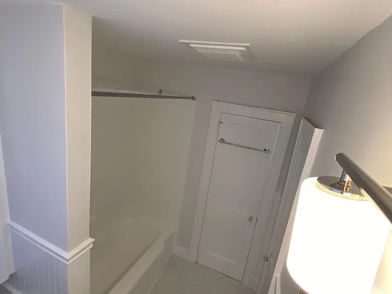 420 Bickett Blvd — Photo 14