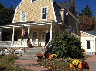 7 Oak Hill St, Pepperell, MA 01463