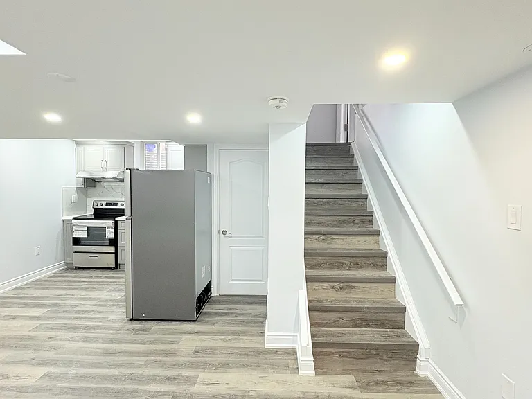 11 Meadow Wood Cres #BASEMENT — Photo 11
