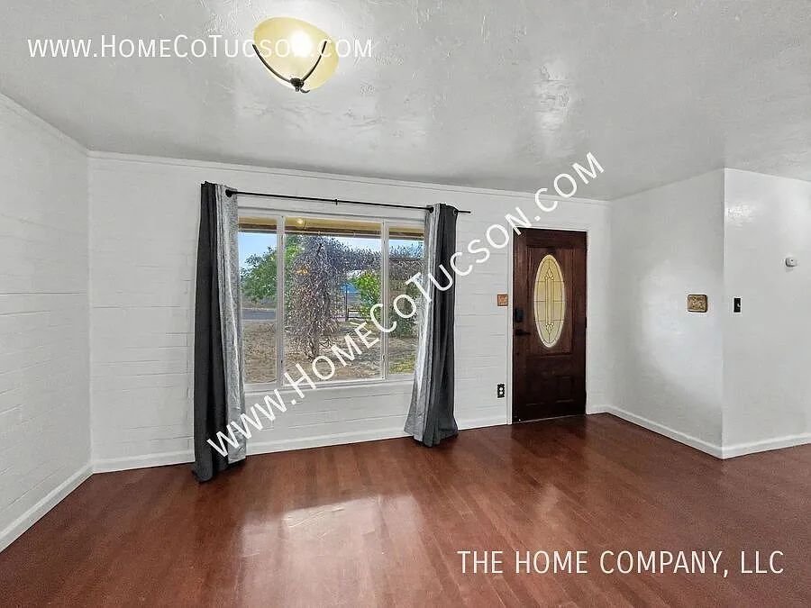 2320 W Calle Grato Spacious Home on Large Lot in Oracle — Photo 4