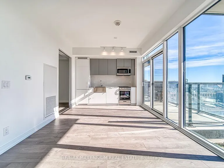 270 Dufferin St #606 — Photo 5