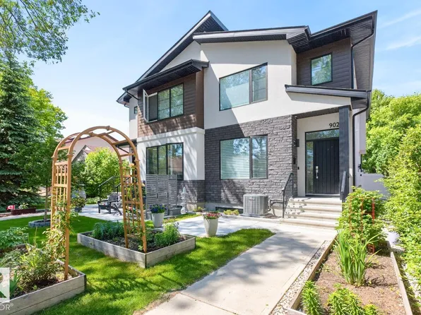 9028 90th St NW, Edmonton, AB T6C 3L9