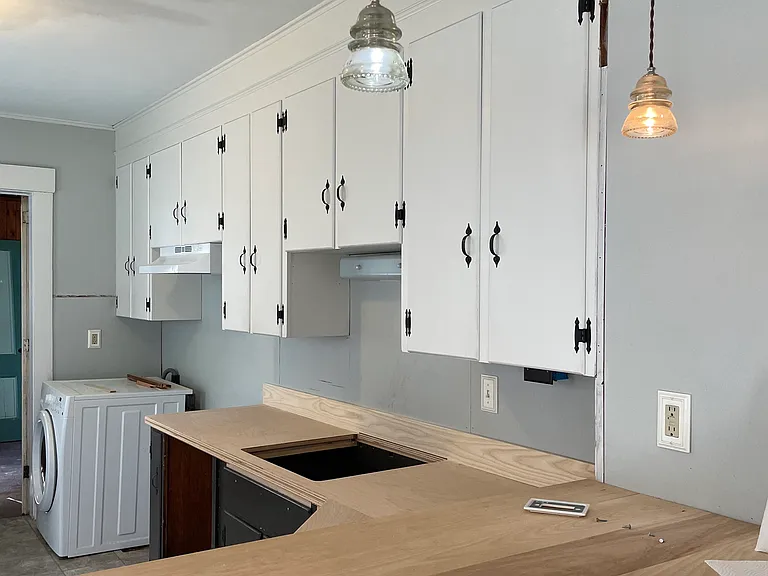 146 Green St #1 — Photo 1