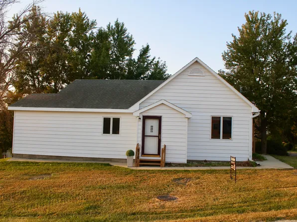 310 1st Ave, Persia, IA 51563