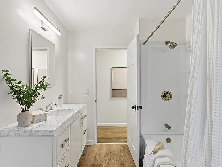 448 Waddington Ave — Photo 8