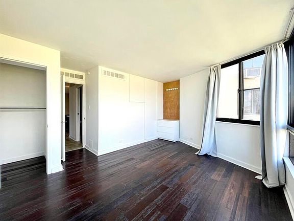 5th image of 320 Liliuokalani Ave APT 2303
