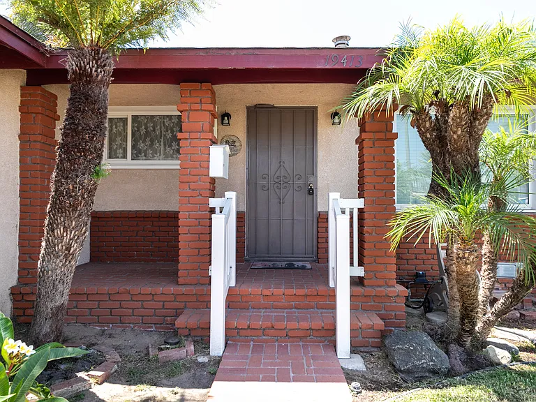 19413 Sturgess Dr — Photo 21