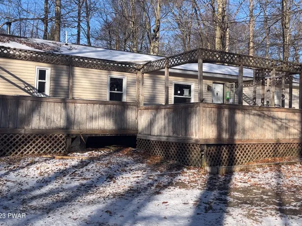 26 Smoke Signal Path, Gouldsboro, PA 18424